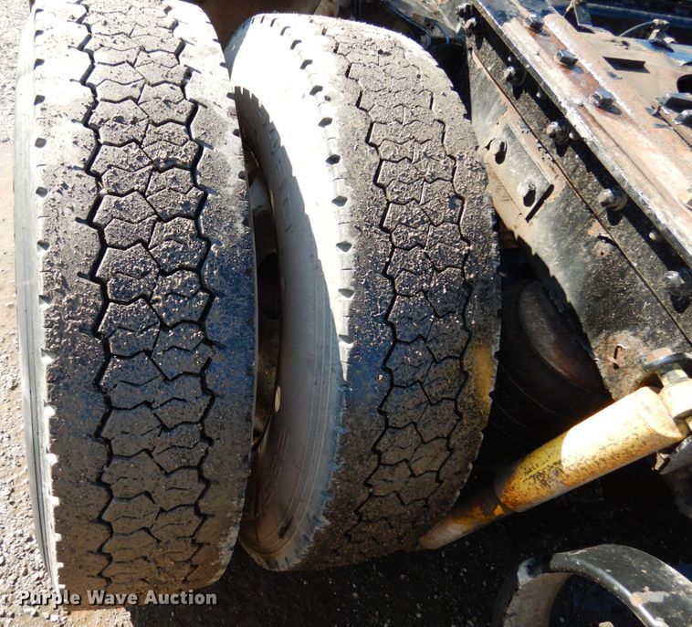 image for item KI9469 2012 Kenworth T660  semi truck