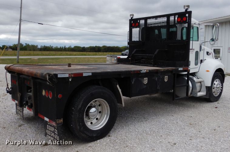 image for item KI9482 2008 Peterbilt 335  winch truck