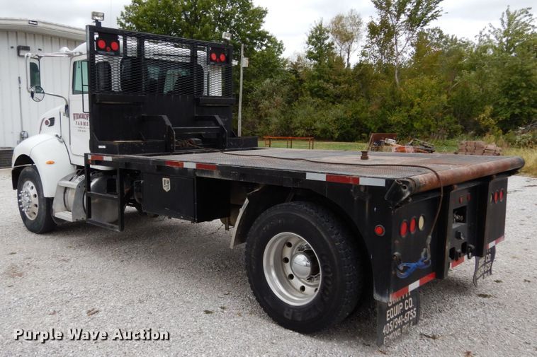 image for item KI9482 2008 Peterbilt 335  winch truck