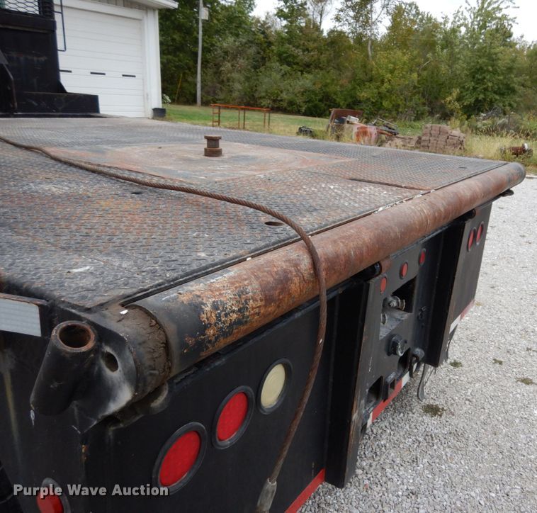 image for item KI9482 2008 Peterbilt 335  winch truck