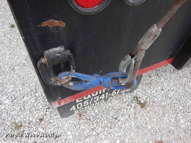 image for item KI9482 2008 Peterbilt 335  winch truck