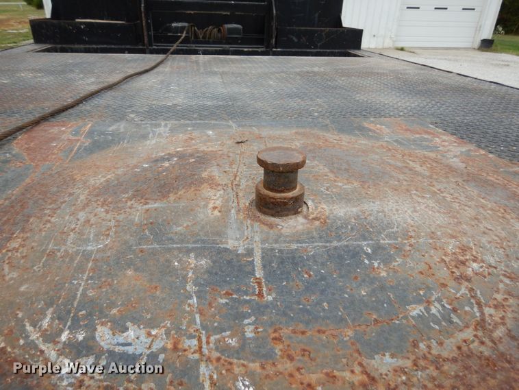 image for item KI9482 2008 Peterbilt 335  winch truck