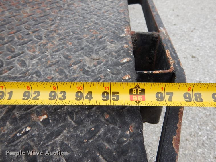 image for item KI9482 2008 Peterbilt 335  winch truck