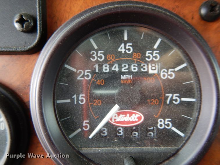 image for item KI9482 2008 Peterbilt 335  winch truck