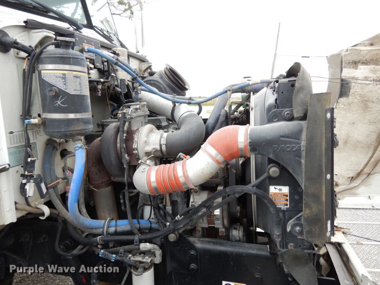 image for item KI9482 2008 Peterbilt 335  winch truck