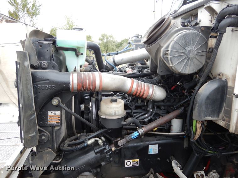 image for item KI9482 2008 Peterbilt 335  winch truck