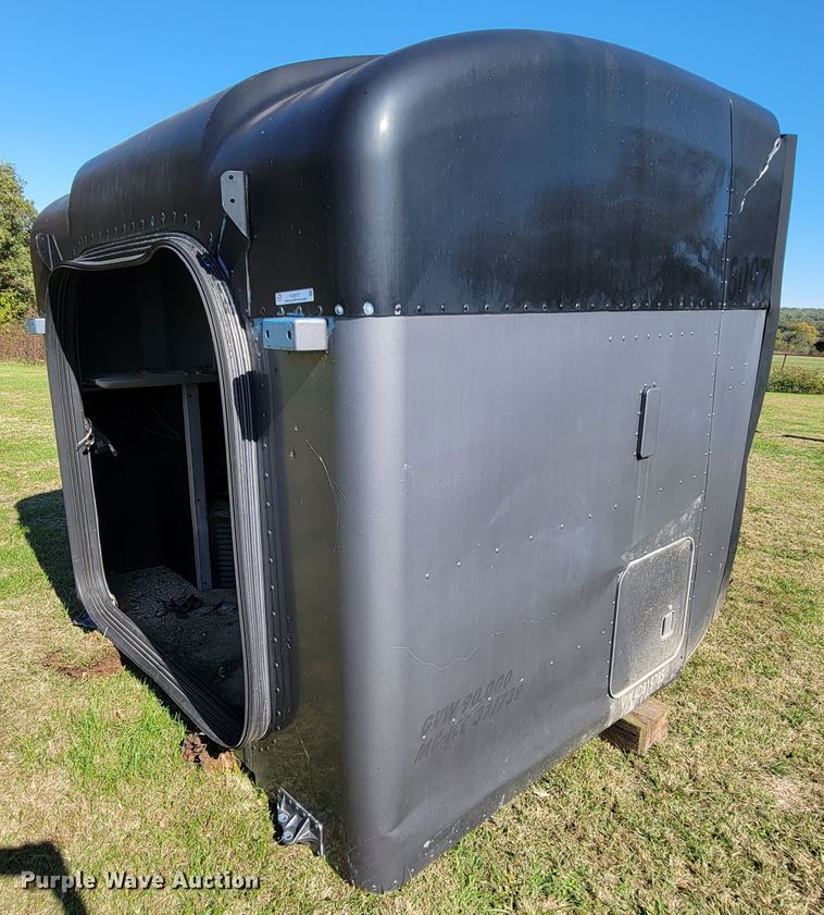 image for item KQ9127 Sleeper cab