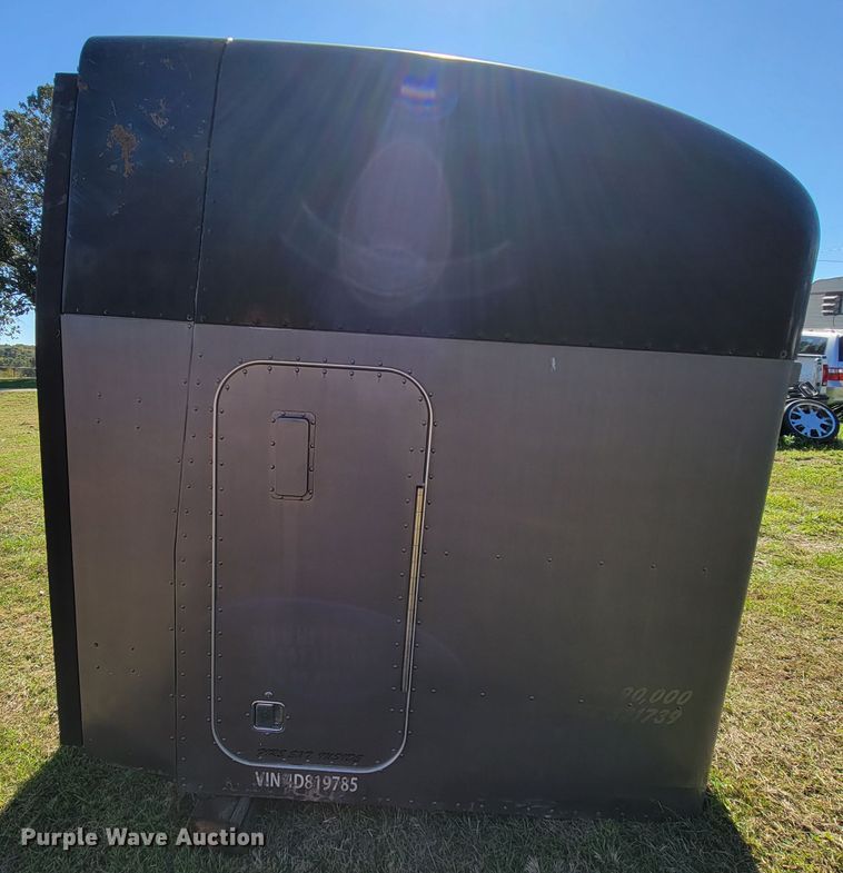 image for item KQ9127 Sleeper cab