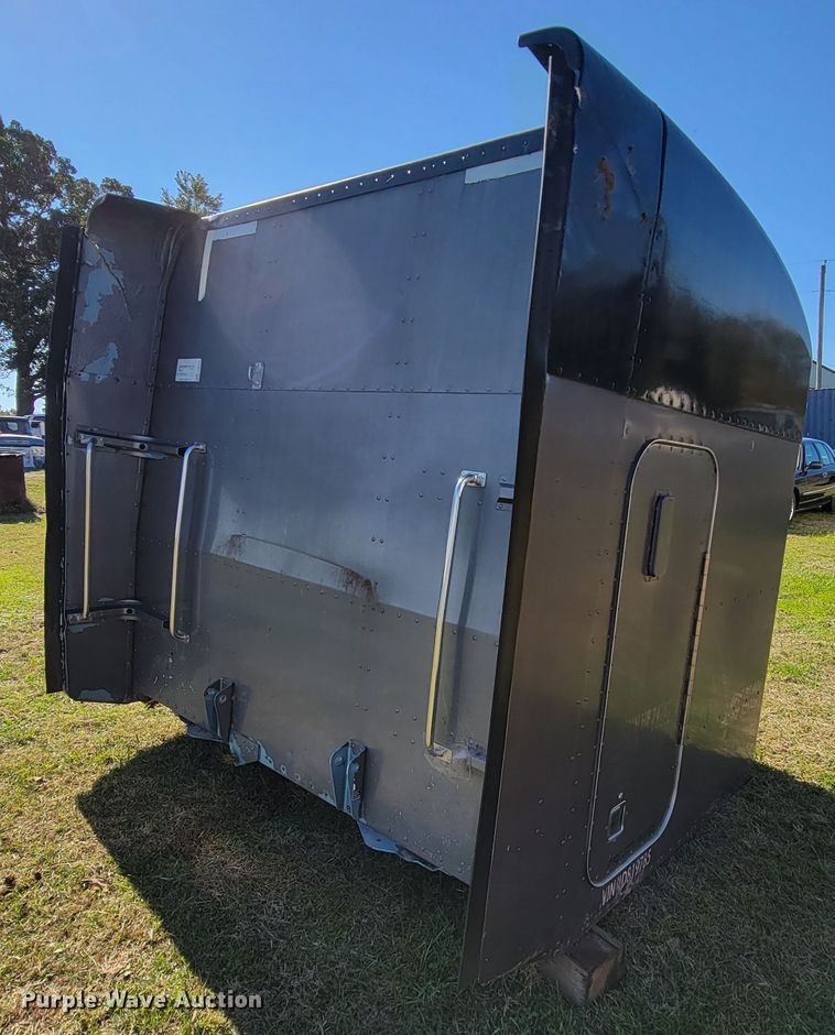 image for item KQ9127 Sleeper cab