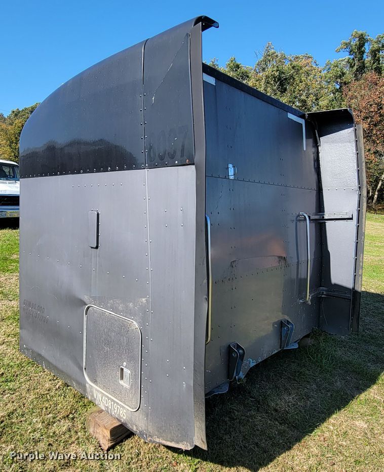 image for item KQ9127 Sleeper cab