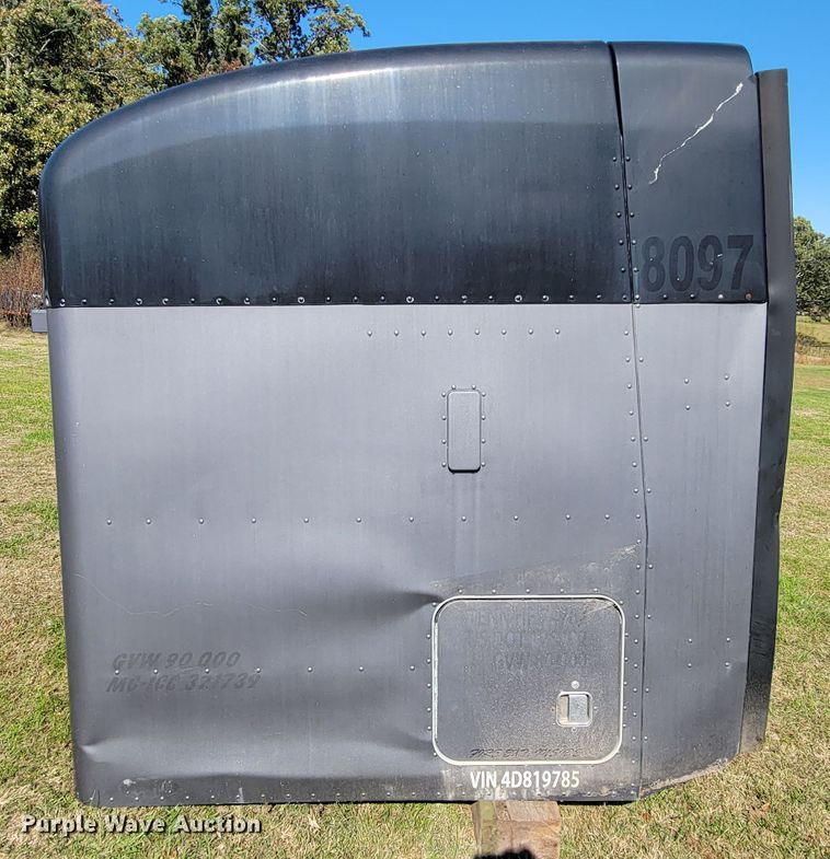 image for item KQ9127 Sleeper cab