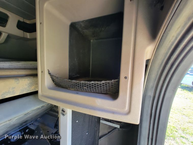 image for item KQ9127 Sleeper cab