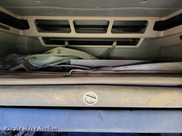 image for item KQ9127 Sleeper cab