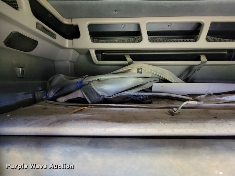 image for item KQ9127 Sleeper cab