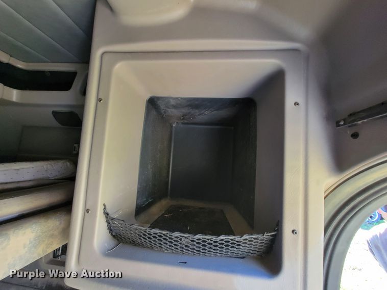 image for item KQ9127 Sleeper cab