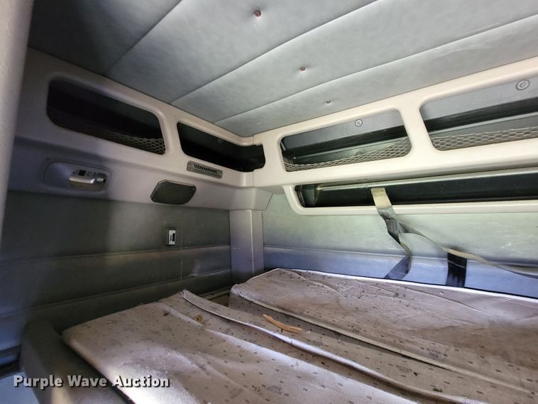 image for item KQ9127 Sleeper cab