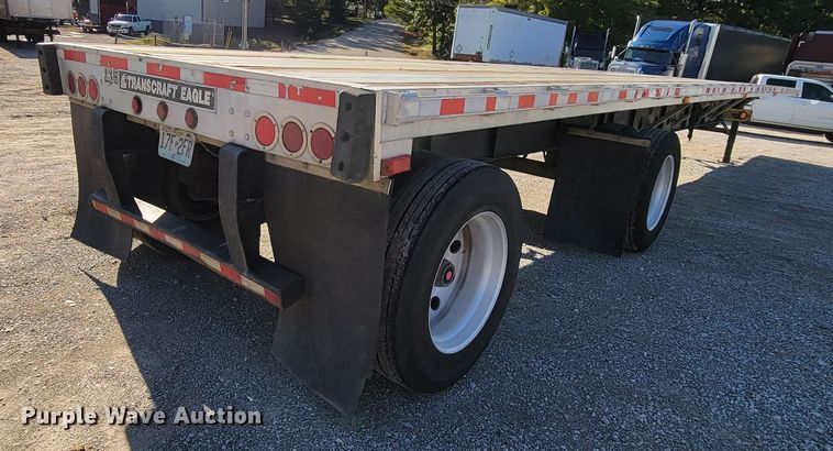image for item KQ9147 2006 Transcraft  flatbed trailer