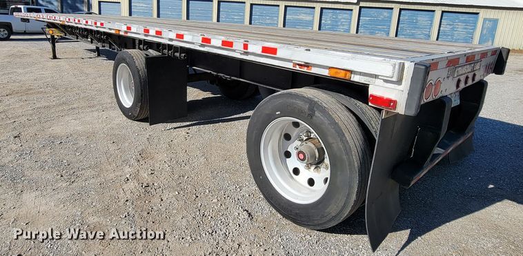 image for item KQ9147 2006 Transcraft  flatbed trailer