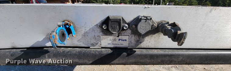 image for item KQ9147 2006 Transcraft  flatbed trailer