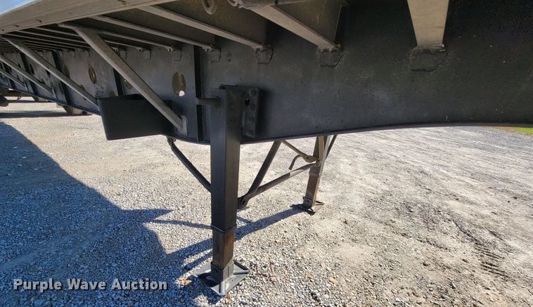 image for item KQ9147 2006 Transcraft  flatbed trailer
