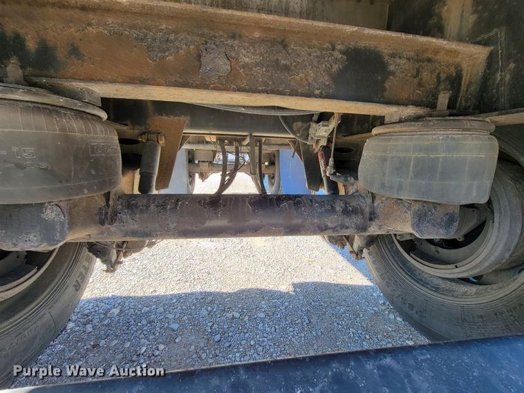 image for item KQ9147 2006 Transcraft  flatbed trailer