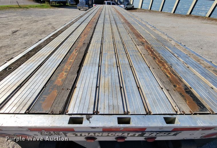 image for item KQ9147 2006 Transcraft  flatbed trailer