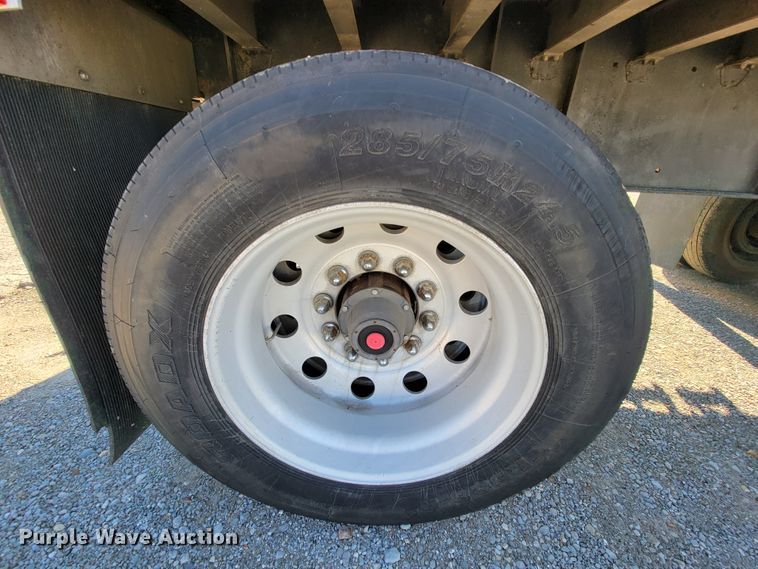 image for item KQ9147 2006 Transcraft  flatbed trailer