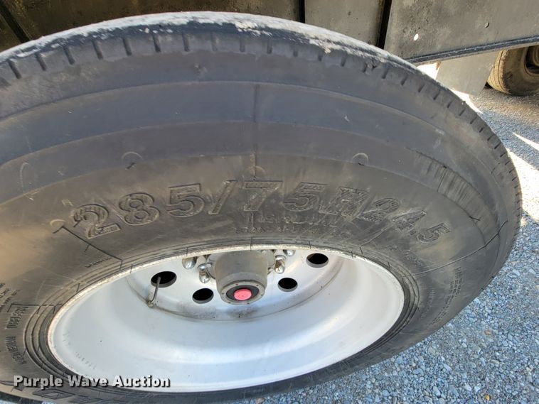 image for item KQ9147 2006 Transcraft  flatbed trailer