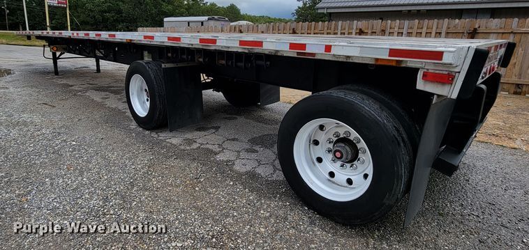 image for item KQ9149 2005 Transcraft  flatbed trailer