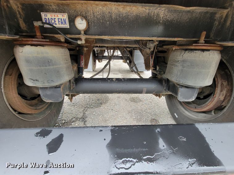 image for item KQ9149 2005 Transcraft  flatbed trailer