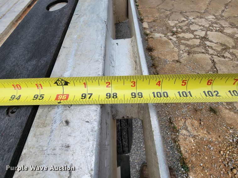 image for item KQ9149 2005 Transcraft  flatbed trailer