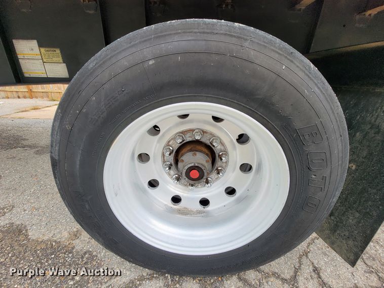 image for item KQ9149 2005 Transcraft  flatbed trailer