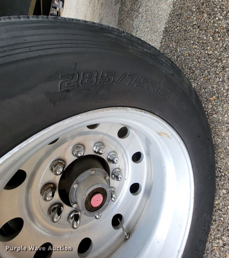 image for item KQ9149 2005 Transcraft  flatbed trailer