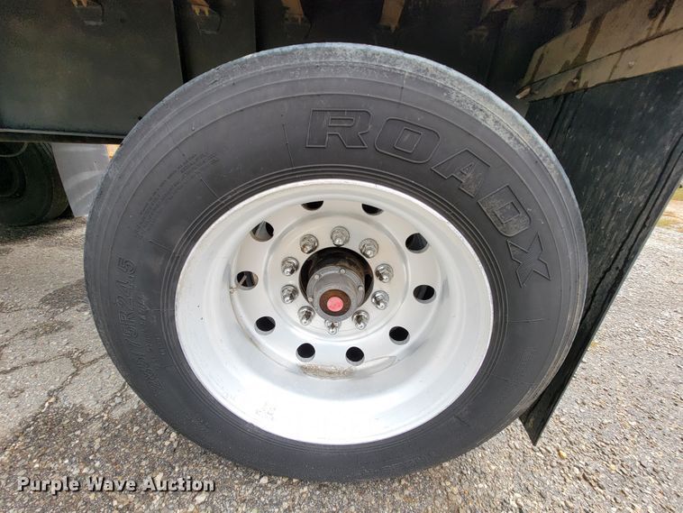 image for item KQ9149 2005 Transcraft  flatbed trailer