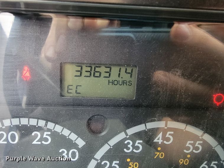 image for item KQ9150 2006 Freightliner Columbia  semi truck