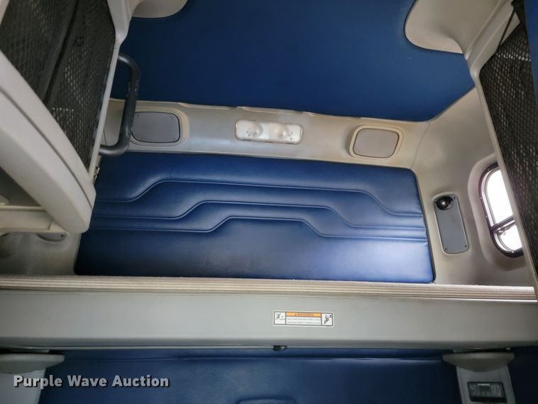 image for item KQ9150 2006 Freightliner Columbia  semi truck