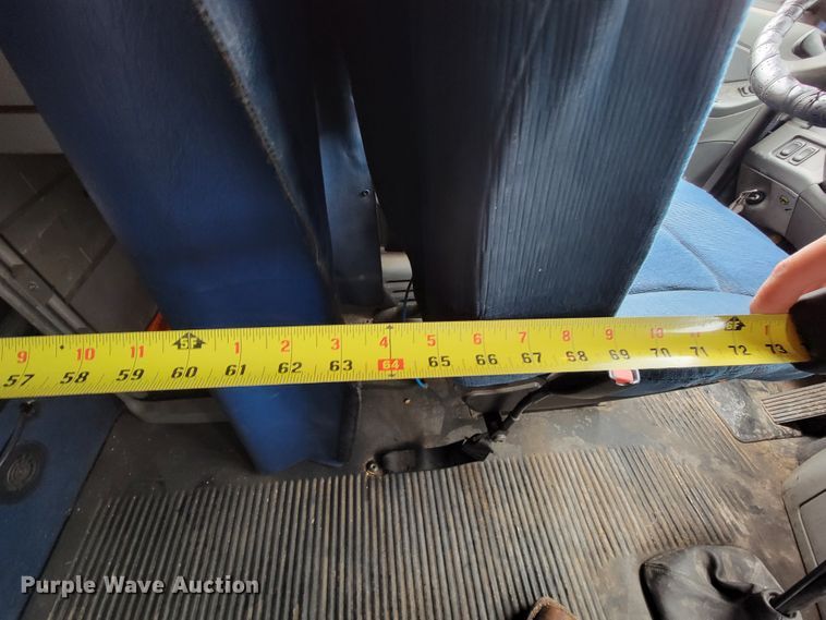 image for item KQ9150 2006 Freightliner Columbia  semi truck