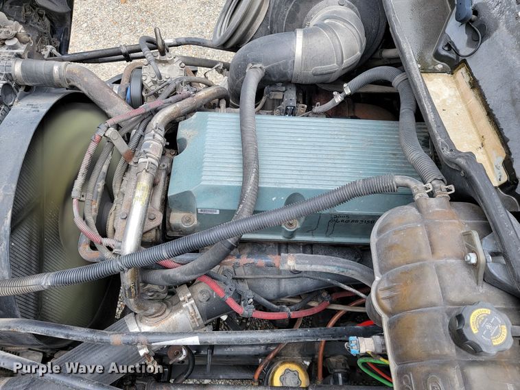 image for item KQ9150 2006 Freightliner Columbia  semi truck