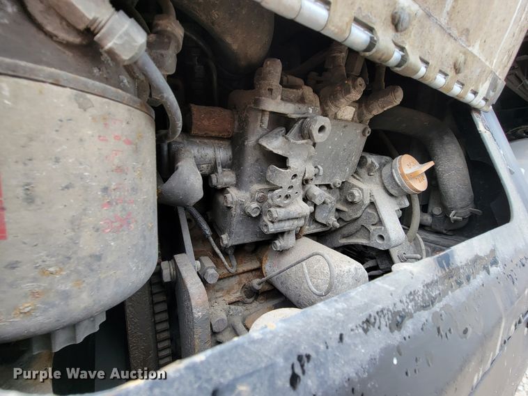 image for item KQ9150 2006 Freightliner Columbia  semi truck