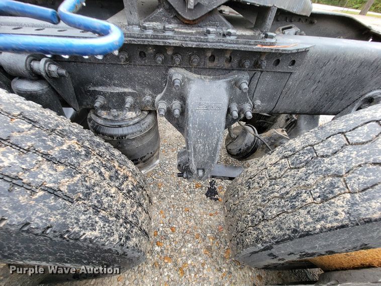 image for item KQ9150 2006 Freightliner Columbia  semi truck