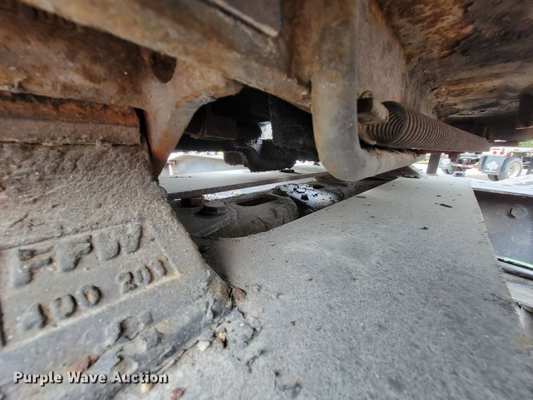 image for item KQ9150 2006 Freightliner Columbia  semi truck