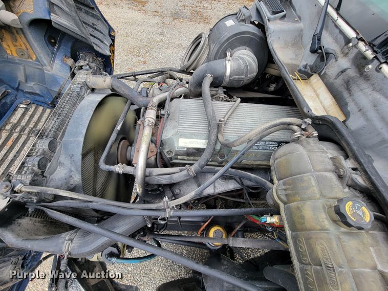 image for item KQ9151 2007 Freightliner Columbia  semi truck