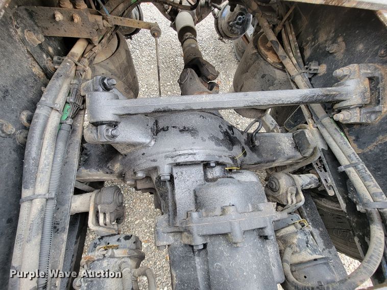 image for item KQ9151 2007 Freightliner Columbia  semi truck