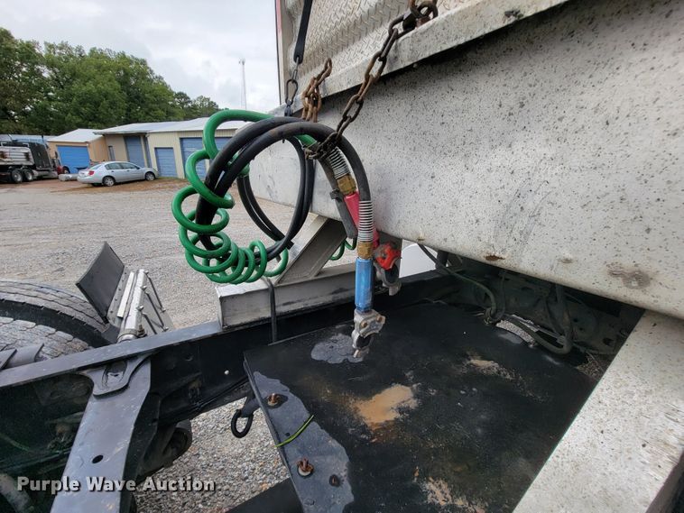 image for item KQ9151 2007 Freightliner Columbia  semi truck