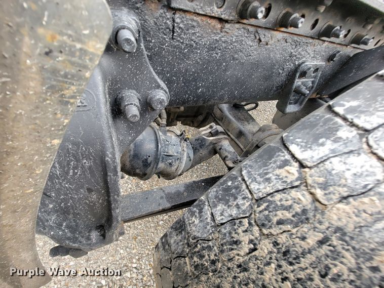 image for item KQ9151 2007 Freightliner Columbia  semi truck