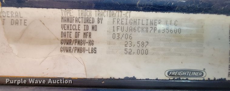 image for item KQ9151 2007 Freightliner Columbia  semi truck