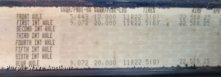 image for item KQ9151 2007 Freightliner Columbia  semi truck