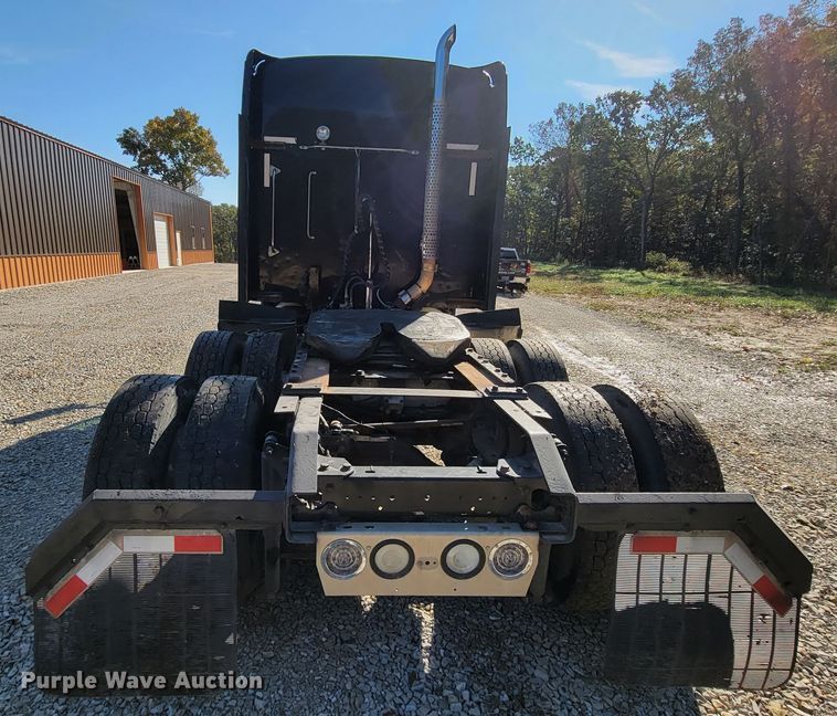 image for item KQ9189 2005 Kenworth T600  semi truck