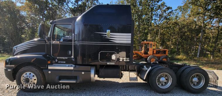 image for item KQ9189 2005 Kenworth T600  semi truck