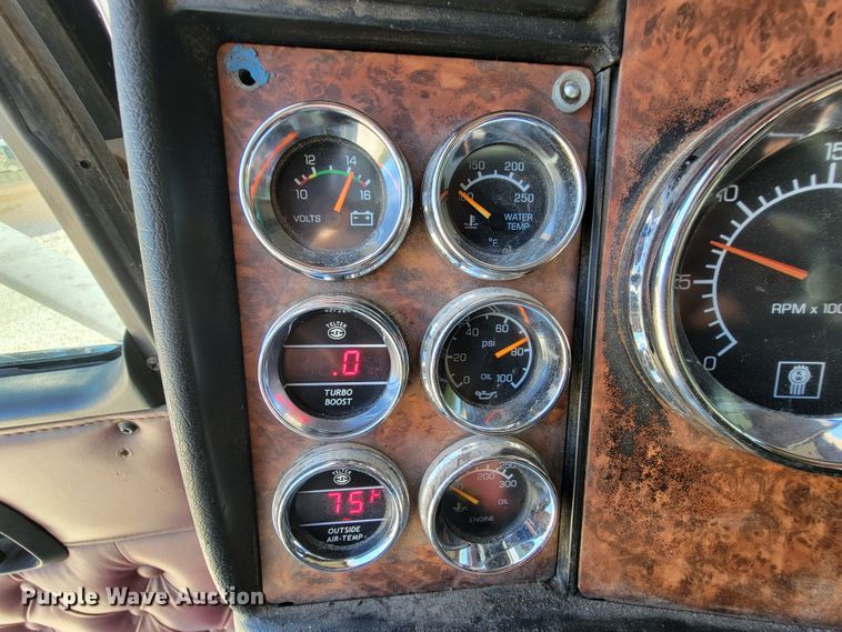 image for item KQ9189 2005 Kenworth T600  semi truck